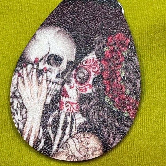 Halloween Earrings Skeleton Tear drop shaped leather pierced earrings - Picture 9 of 11